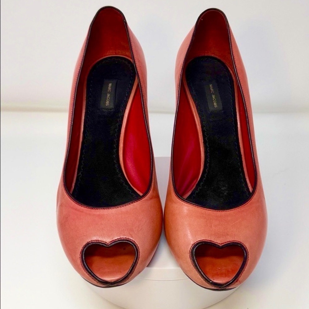 Marc Jacobs Peep Toe Heart Vintage 2008 Heels Red Leather Block Heel Size 6/36 - Picture 3 of 12